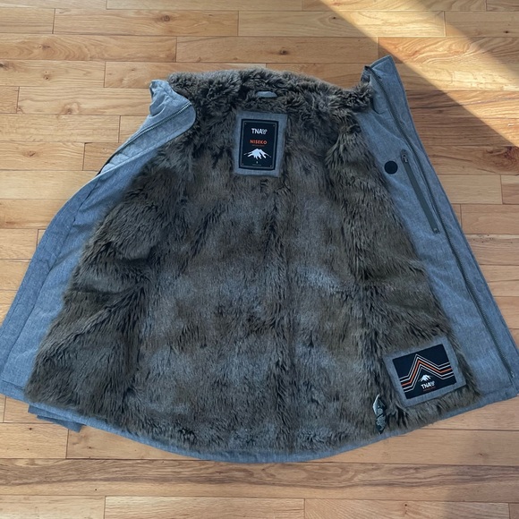 Aritzia - TNA Grey Parka - Picture 2 of 3